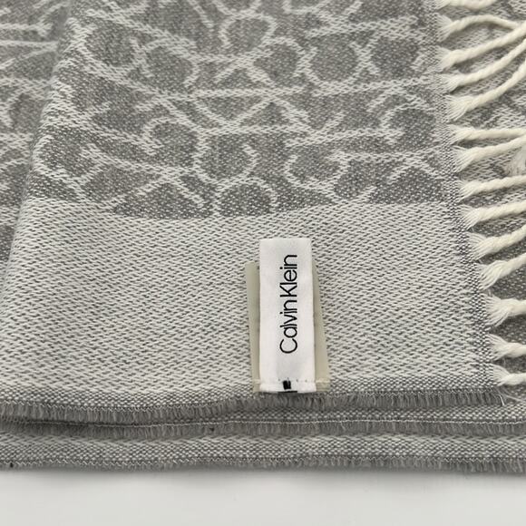 New! Calvin Klein soft gray and white acrylic CK signature logo scarf - Picture 3 of 6